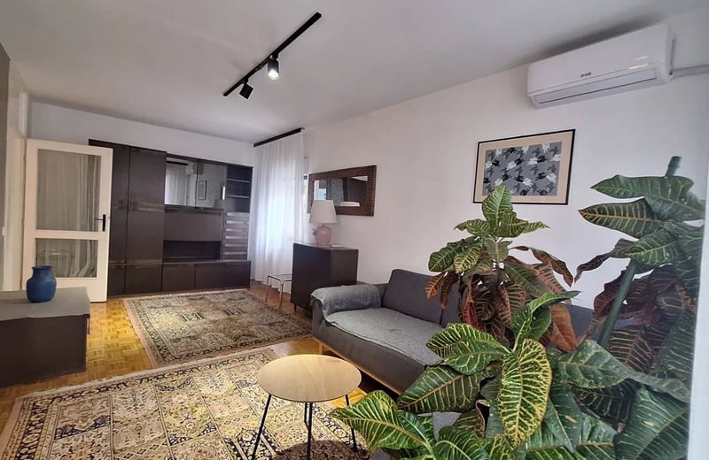 Alquiler de un acogedor piso de 3 habitaciones, 76 m², en la zona de Block 63, Nuevo Belgrado, Serbia